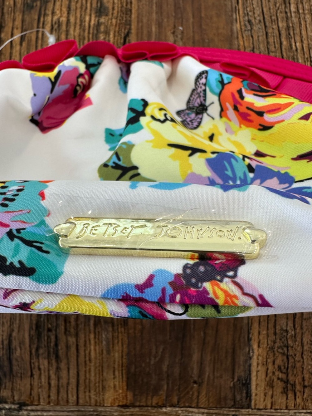 Betsey Johnson White Floral Cosmetic Pouch with Red Trim - Picture 2 of 6